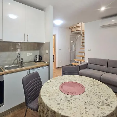 Holiday home Cozy In With Kitchen Cisla