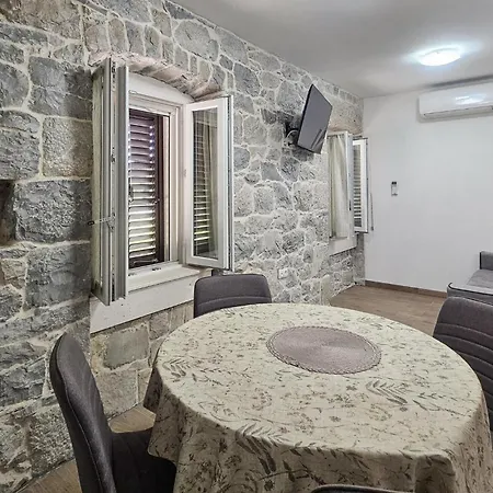 Cozy In With Kitchen Holiday home